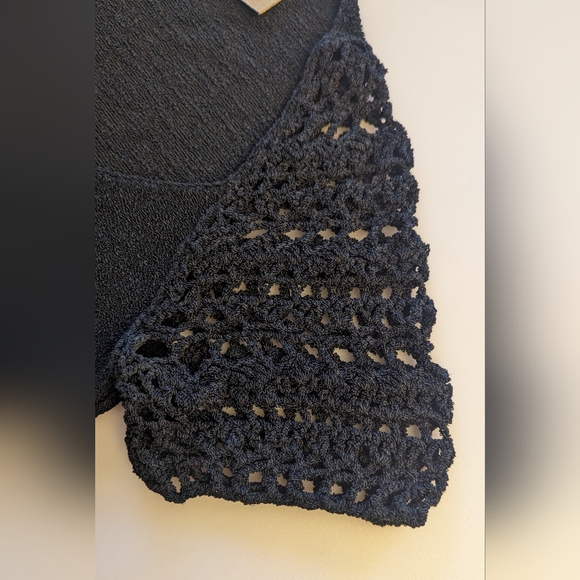 Vintage Lianne Barnes Dressy Stretchy Knit Crop Top W/ Crochet Short Sleeves. - Picture 4 of 9